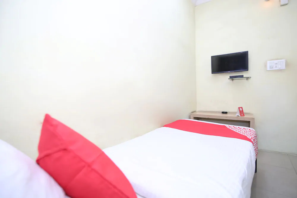 Hotel Multi Star By OYO Rooms