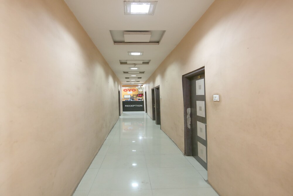 Hotel Multi Star By OYO Rooms