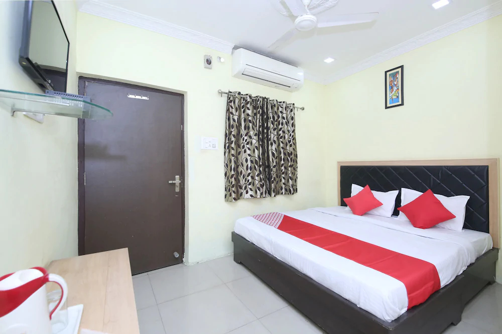 Hotel Multi Star By OYO Rooms