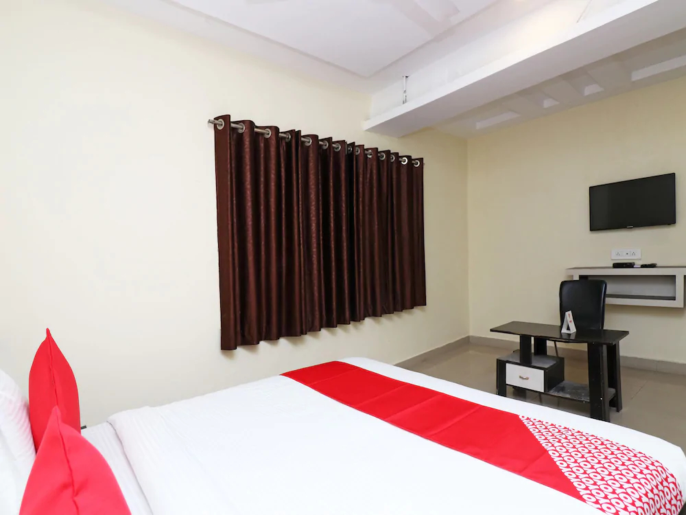 Hotel Yatrik Inn by OYO Rooms