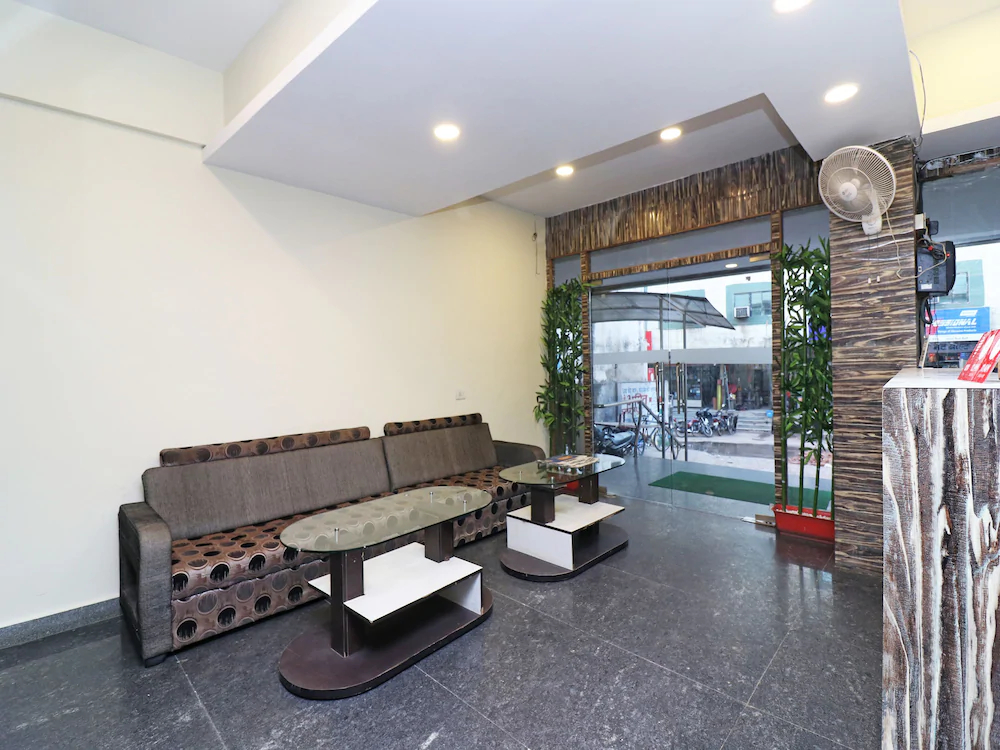 Hotel Yatrik Inn by OYO Rooms
