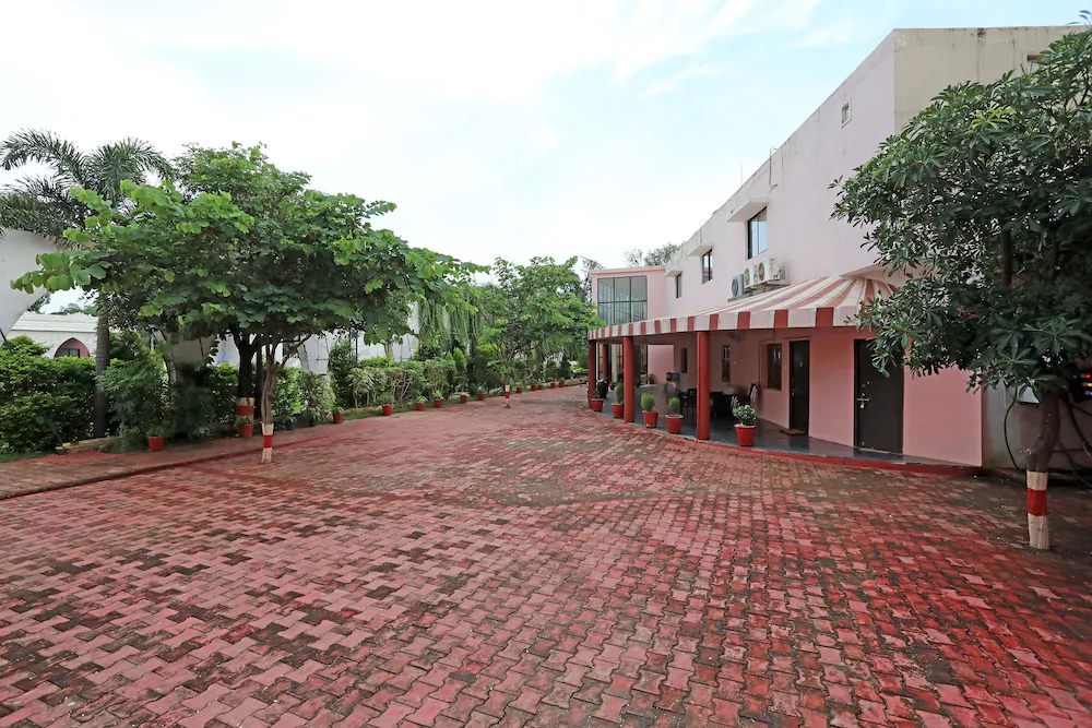 Parampara Garden By OYO Rooms