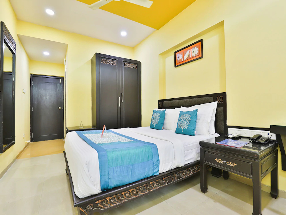 Hotel Lotus Residency