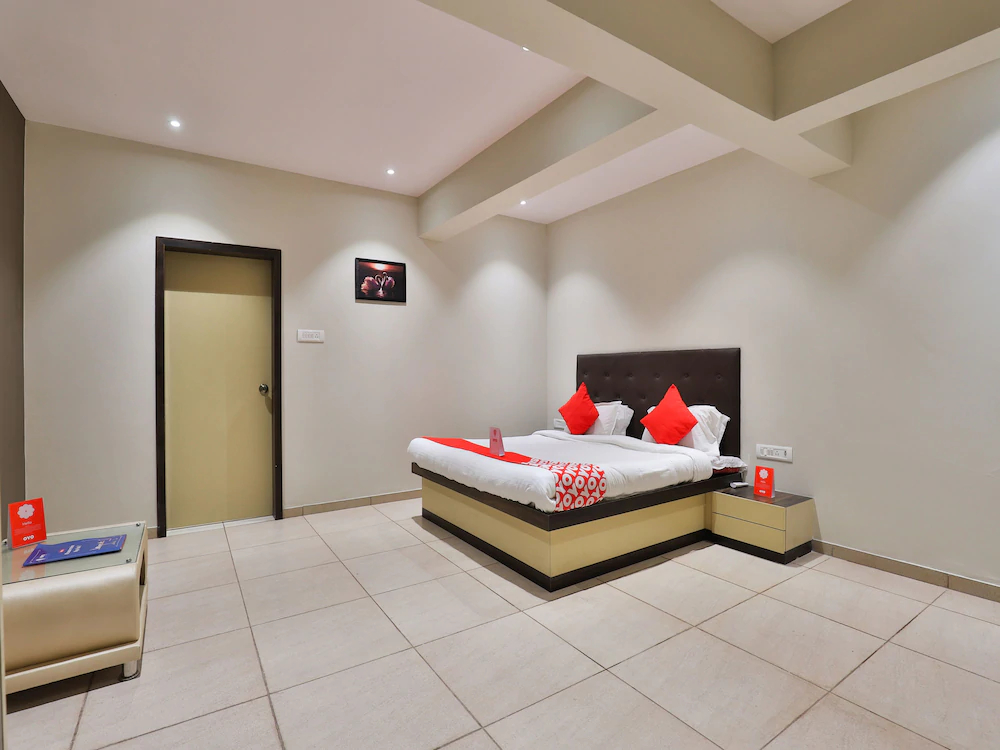 Hotel Navya Palace by OYO Rooms