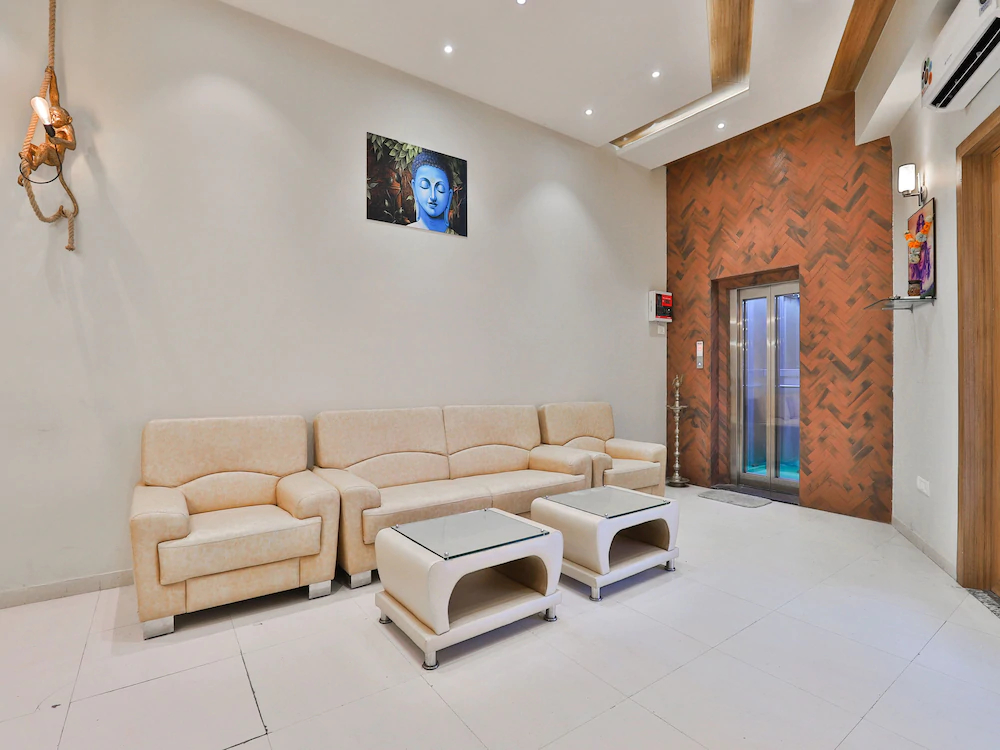 Hotel Navya Palace by OYO Rooms