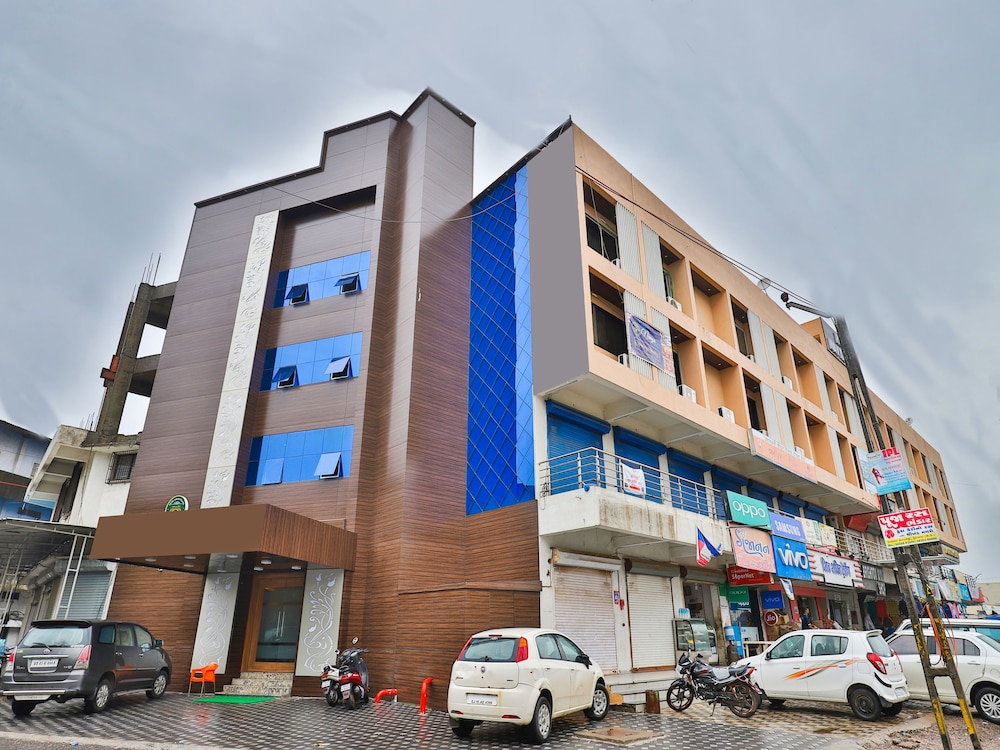 Hotel Navya Palace by OYO Rooms