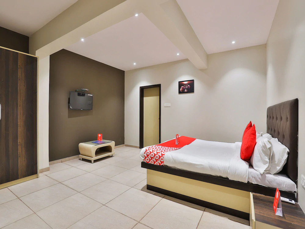 Hotel Navya Palace by OYO Rooms