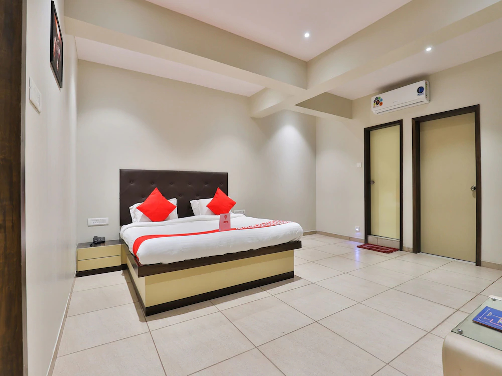 Hotel Navya Palace by OYO Rooms