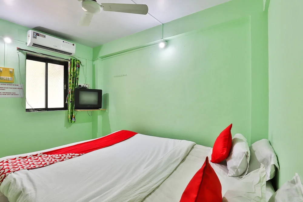 Hotel Silver By OYO Rooms
