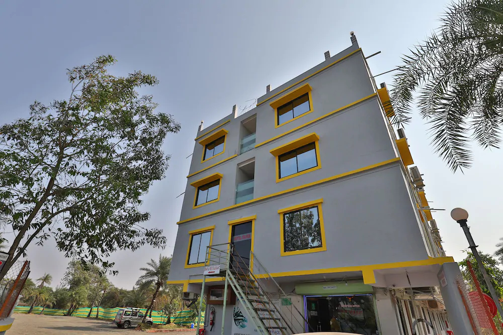 Hotel Silver By OYO Rooms