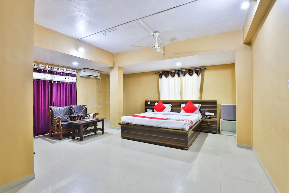 Hotel Silver By OYO Rooms