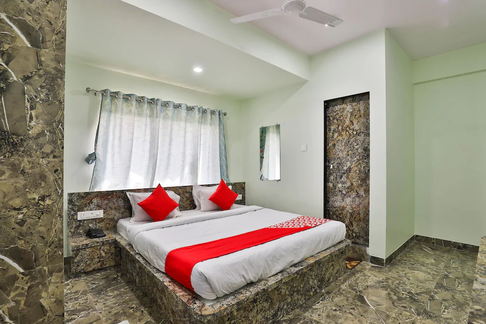 Hotel Silver By OYO Rooms