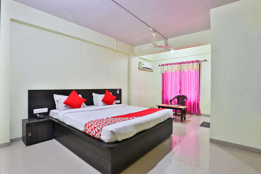 Hotel Silver By OYO Rooms