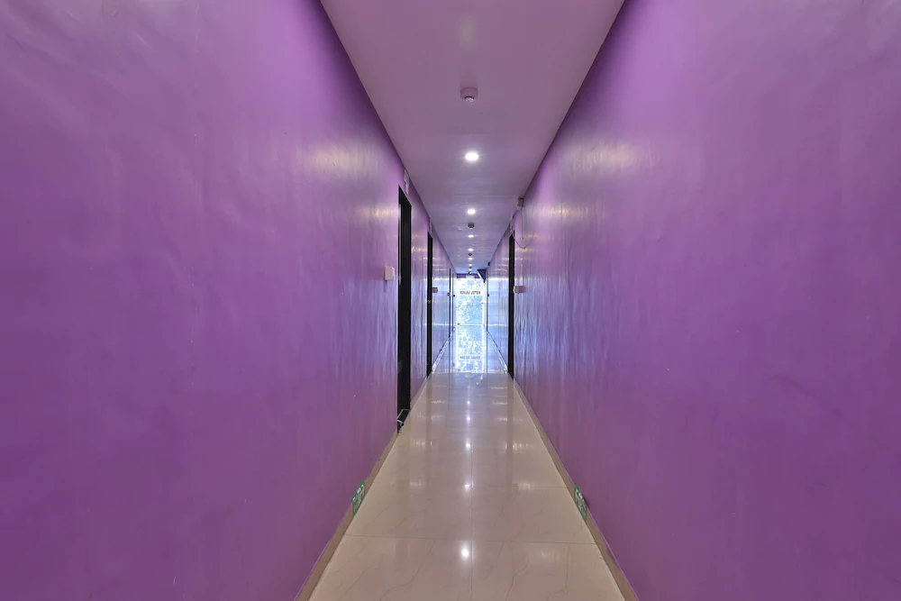 Hotel Silver By OYO Rooms