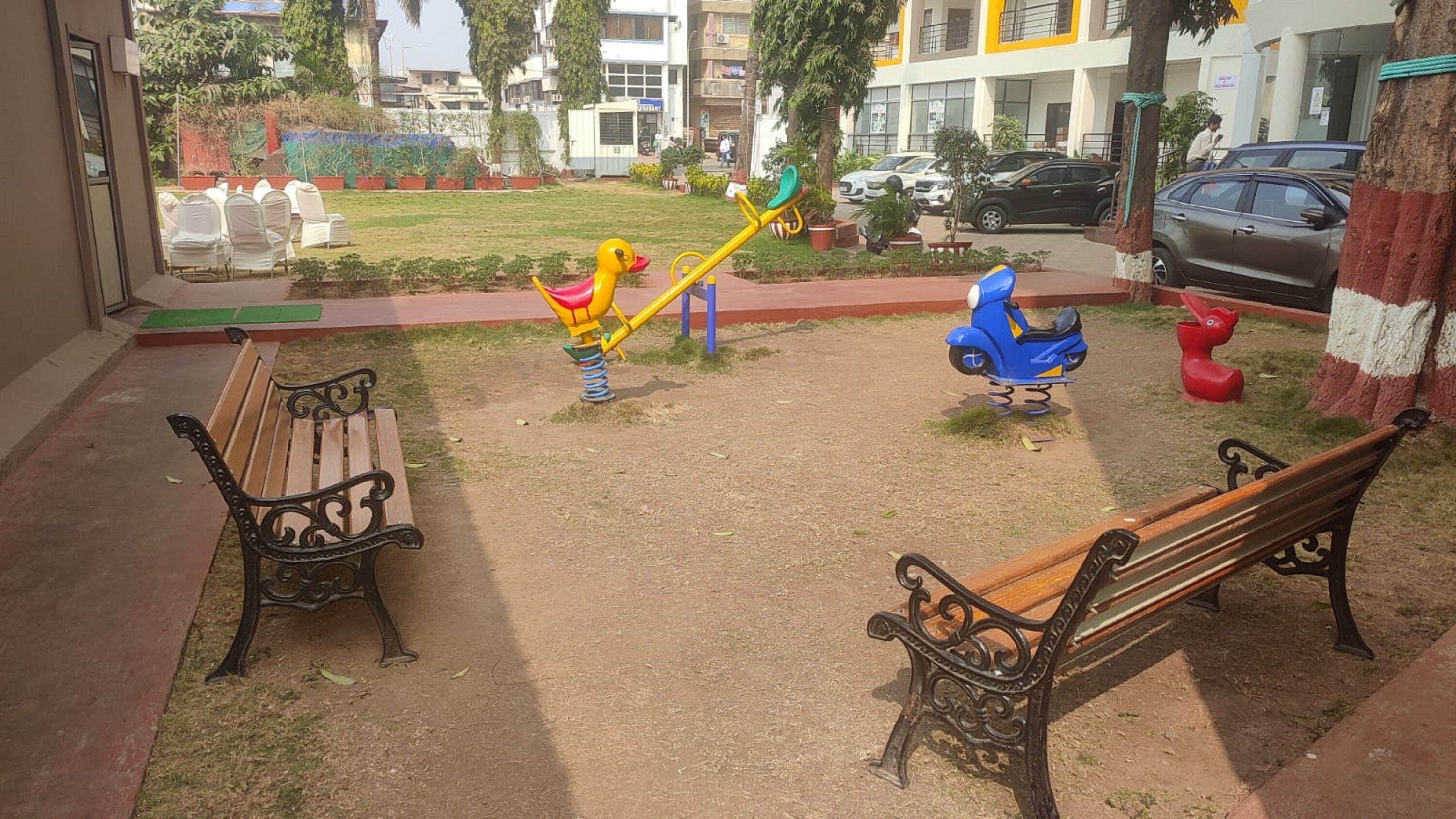 Purple Beds by VITS Daman