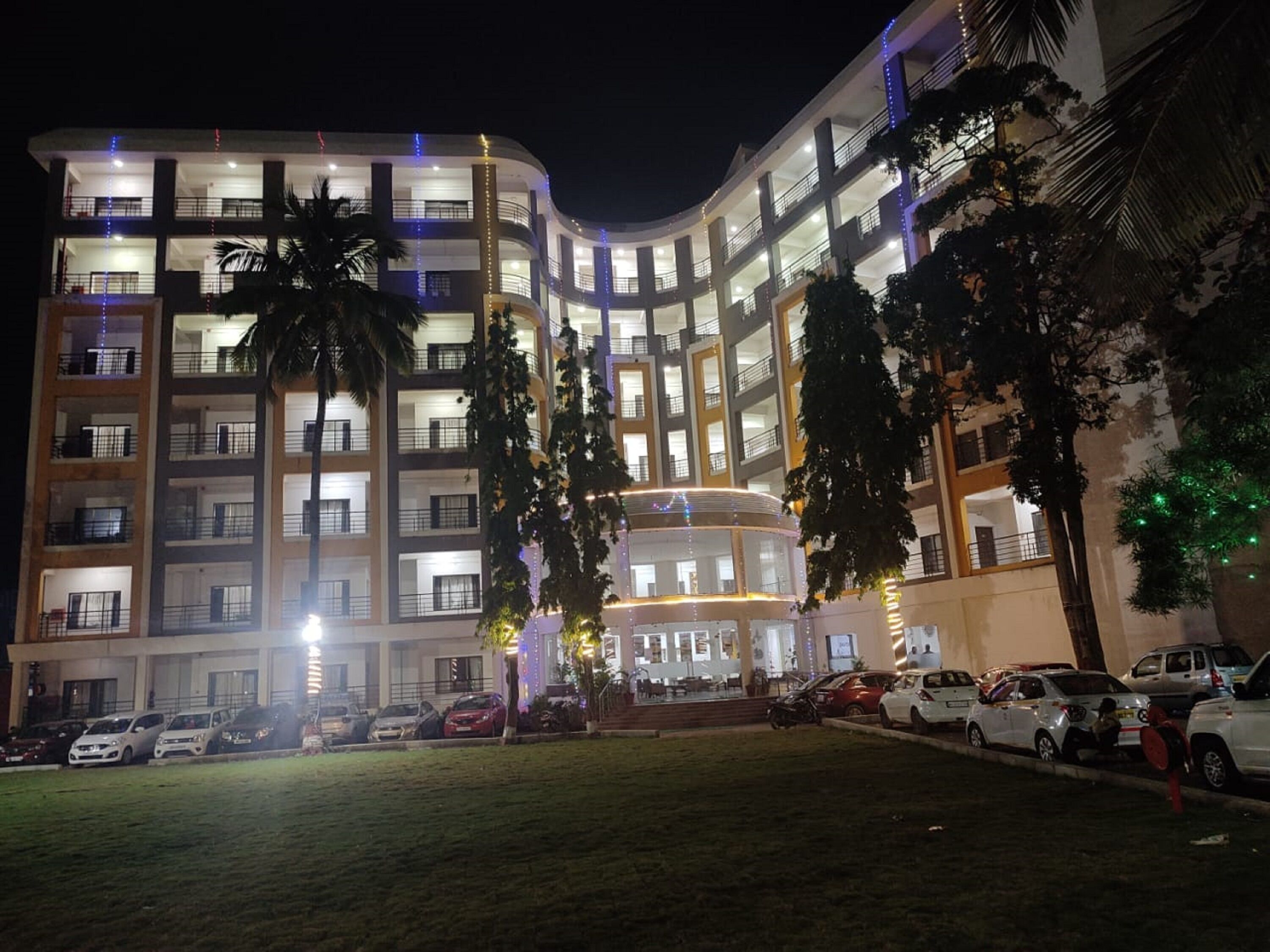 Purple Beds by VITS Daman