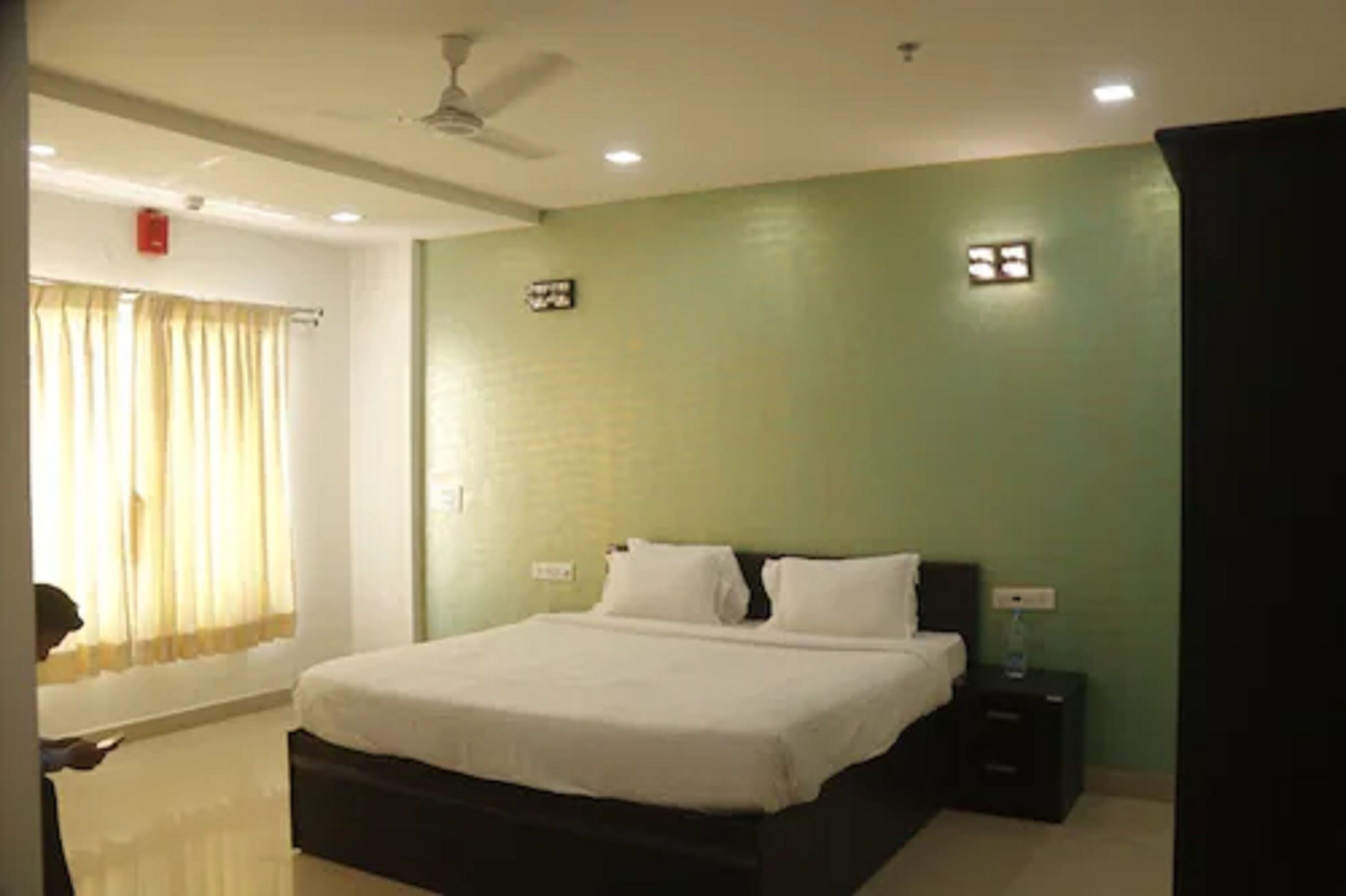 Purple Beds by VITS Daman