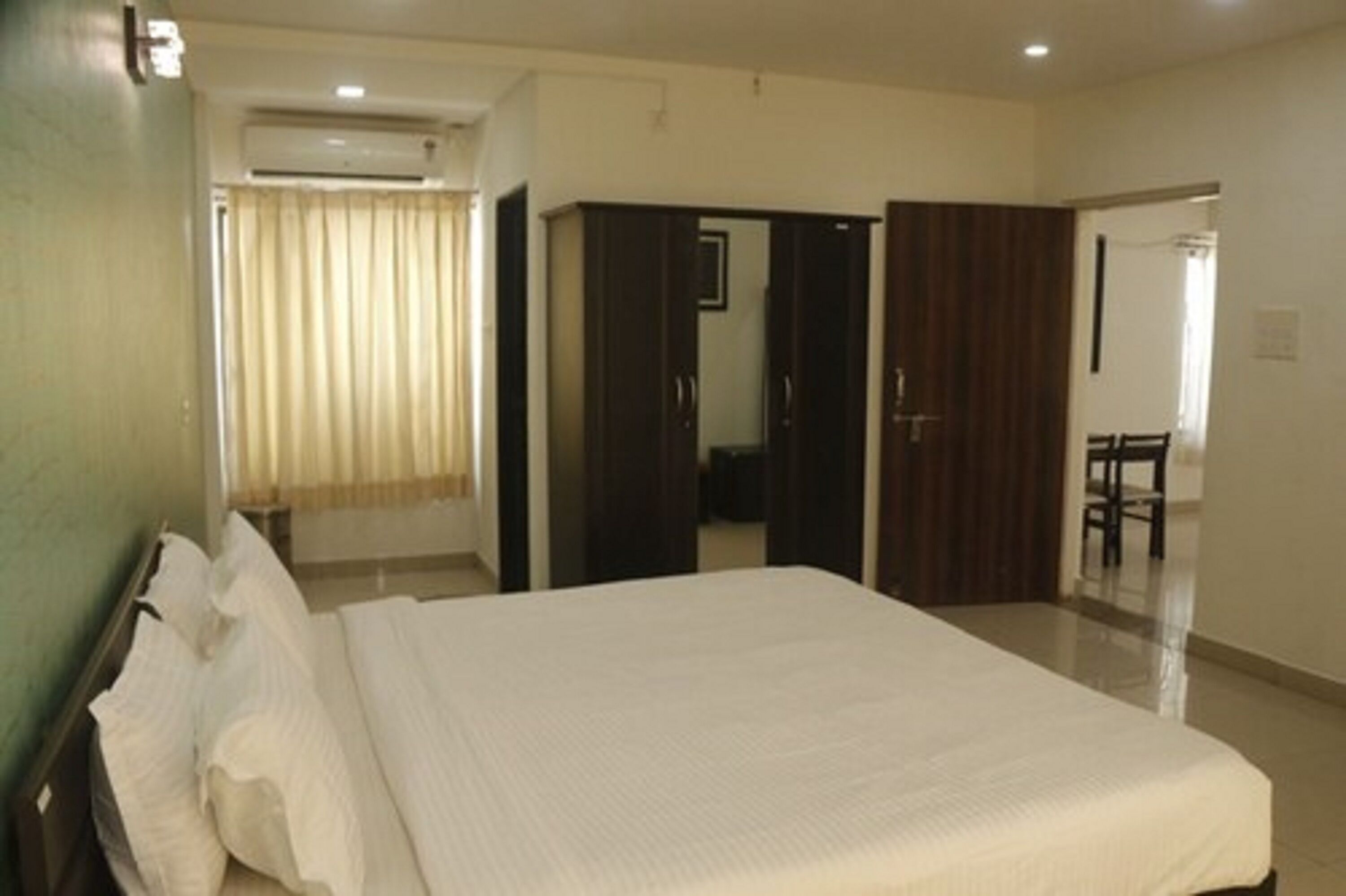 Purple Beds by VITS Daman