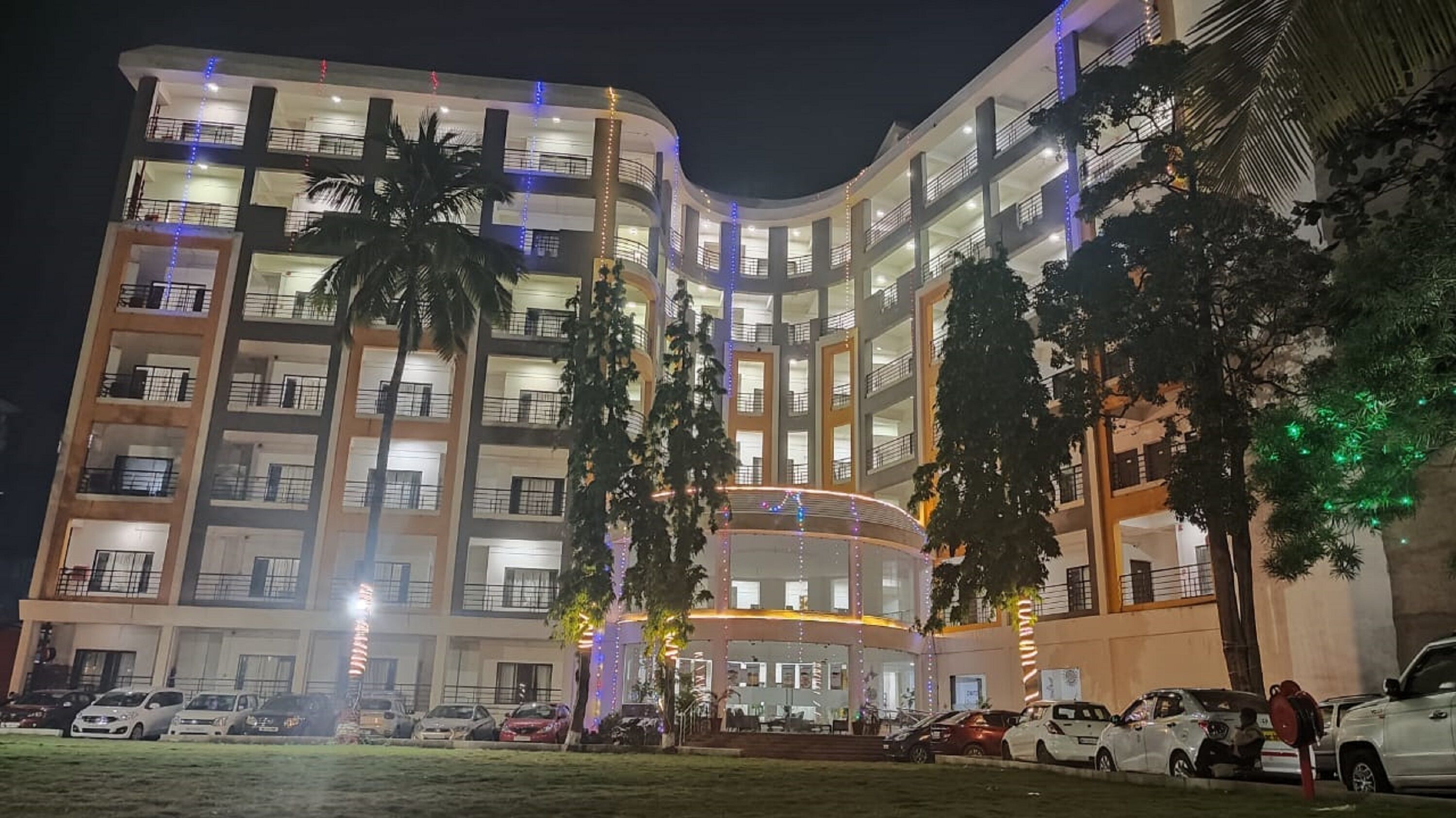 Purple Beds by VITS Daman