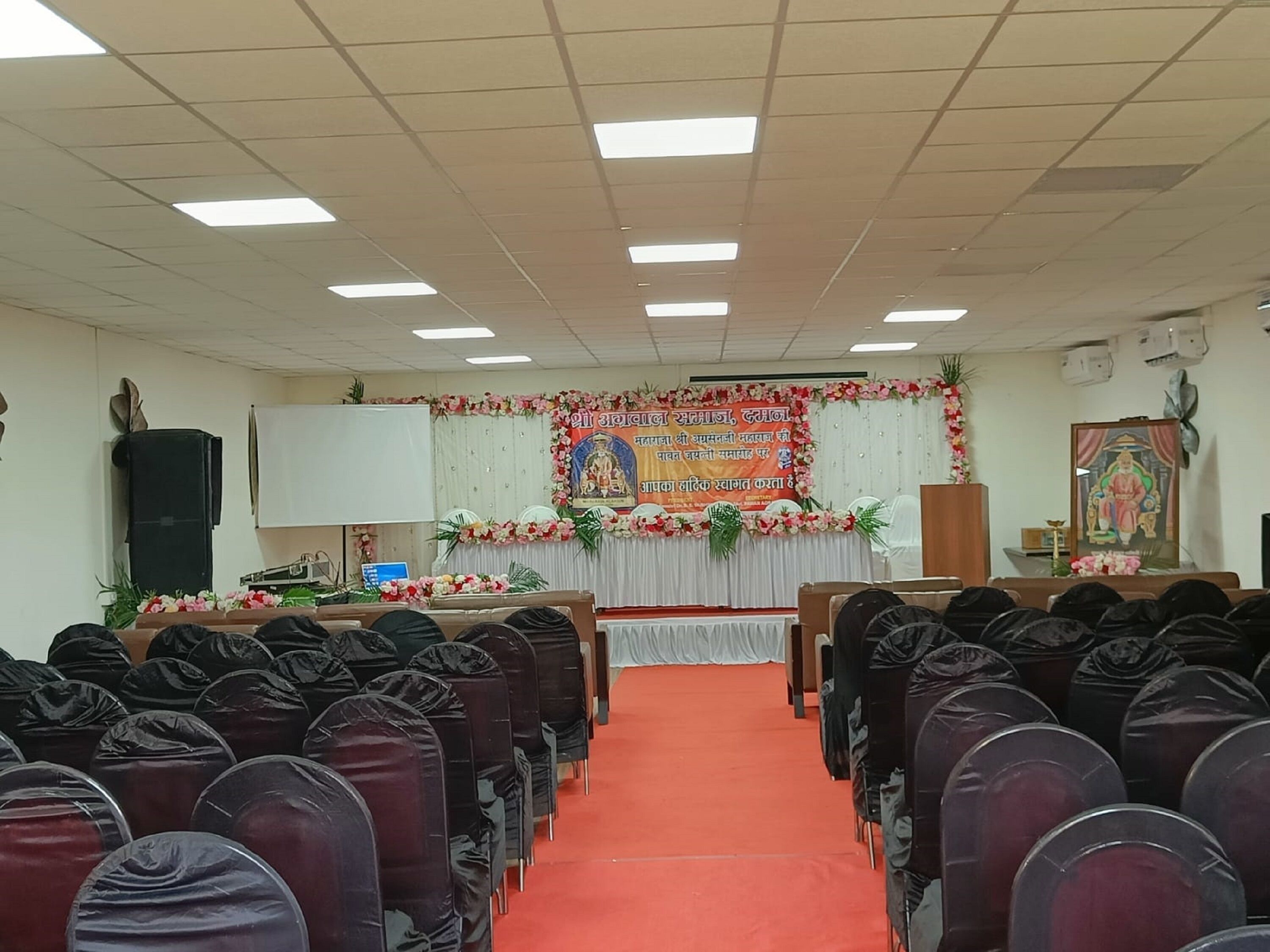 Purple Beds by VITS Daman