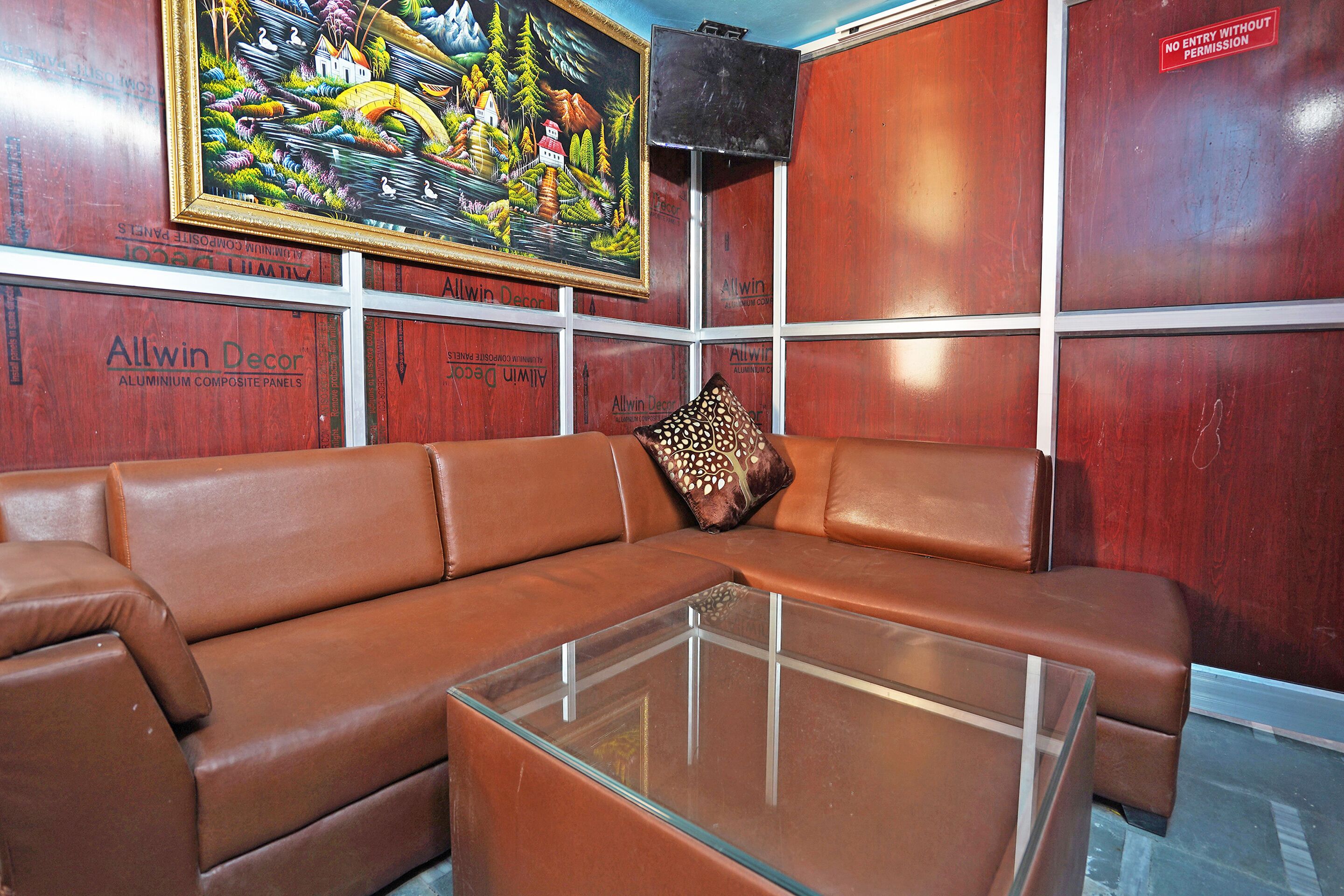 All In One by OYO Rooms