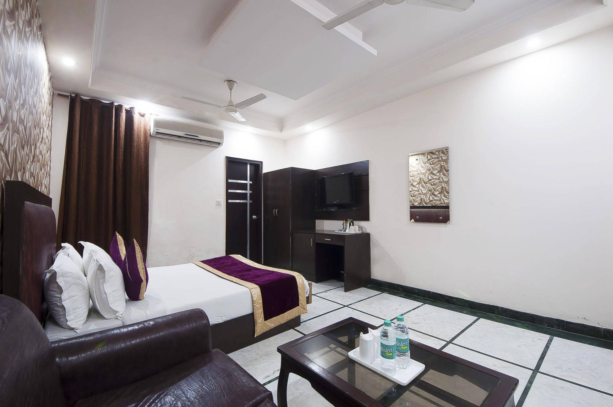 Apra Inn