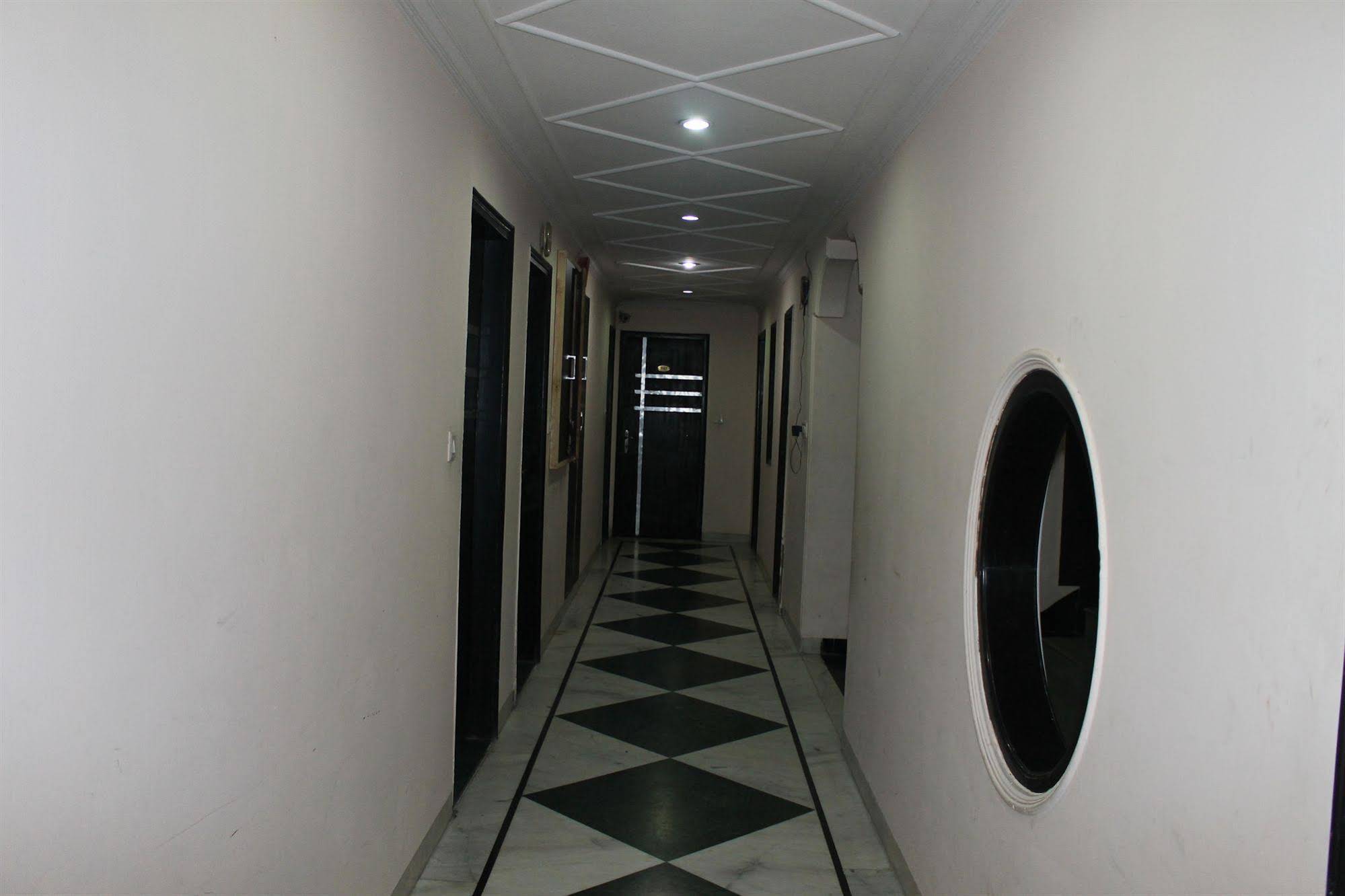 Apra Inn
