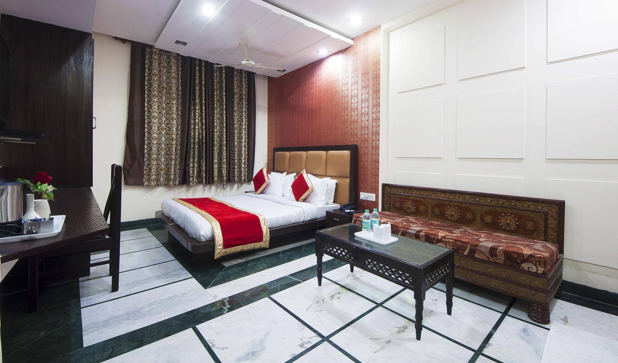 Apra Inn