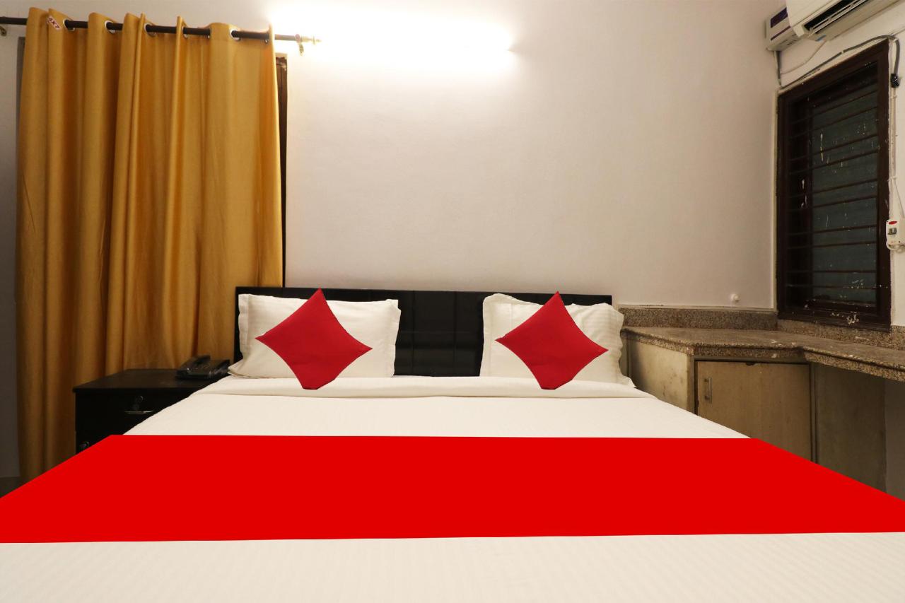 A R Palace by OYO Rooms