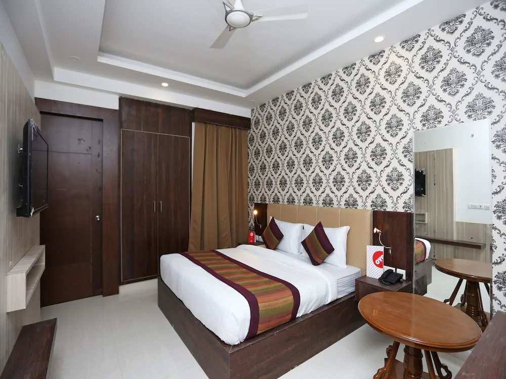 Hotel Almati Inn by OYO Rooms