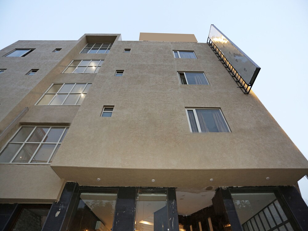 Hotel Almati Inn by OYO Rooms