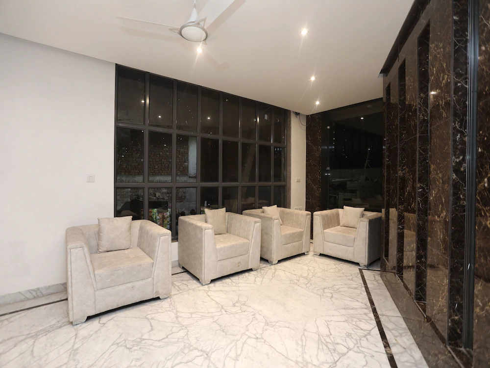 Hotel Almati Inn by OYO Rooms