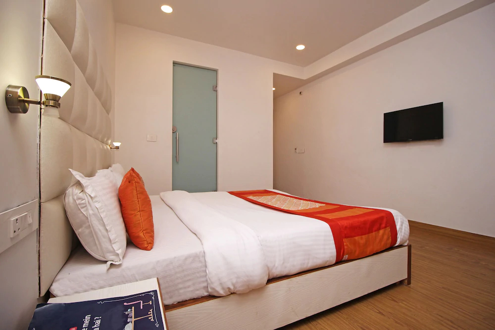 Chanson Hotels By OYO Rooms