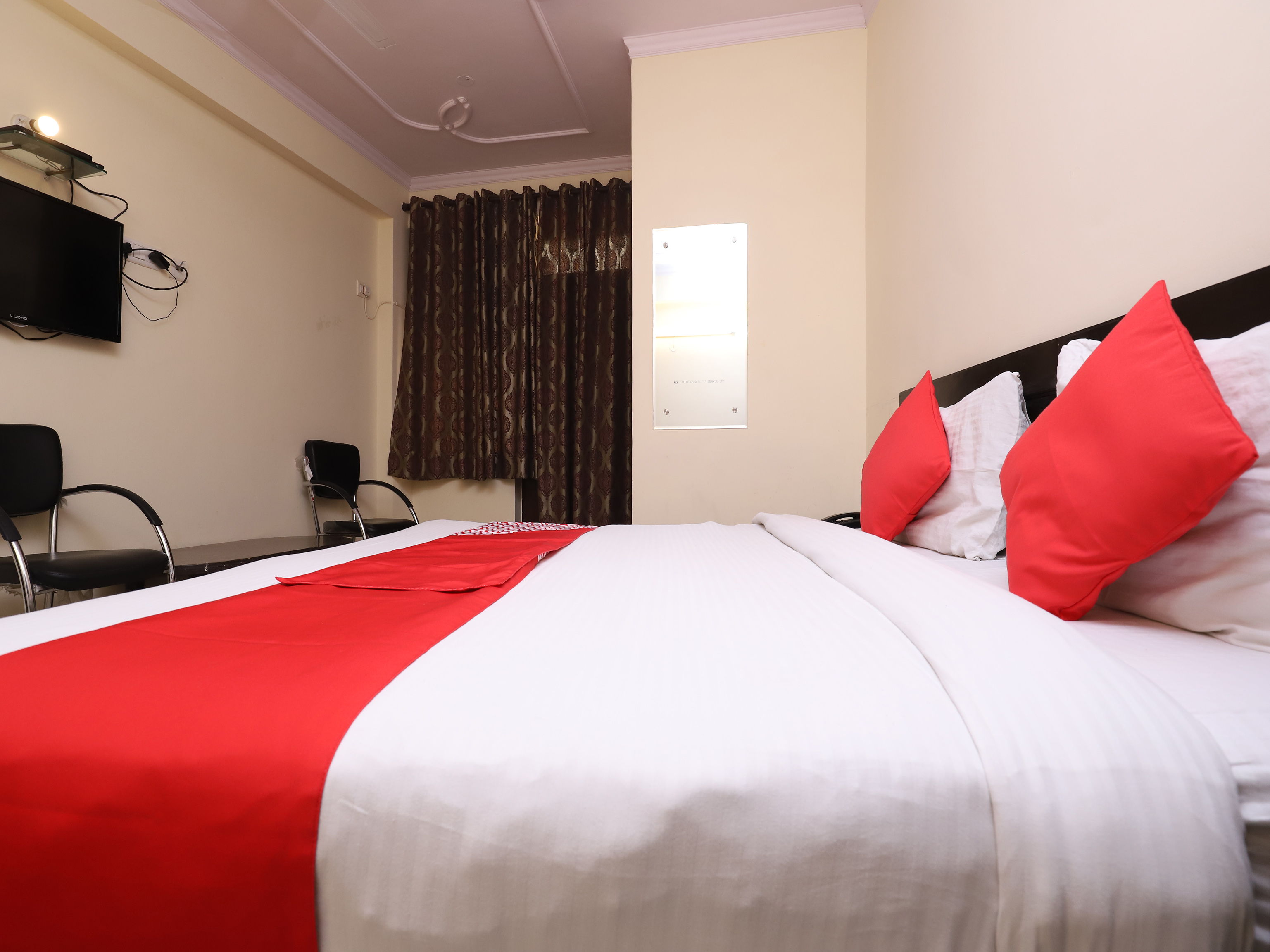 Charanpahari Hotel by OYO Rooms