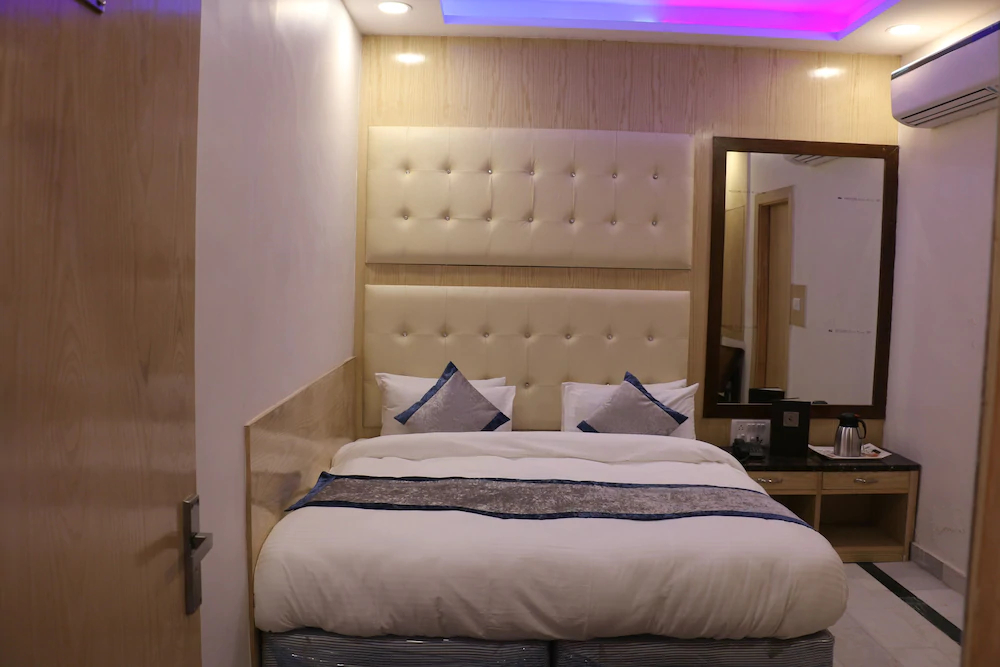 Hotel Cabana by Check In Room