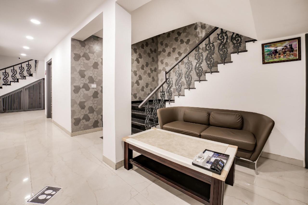 Collection O 77161 Shalimar Bagh