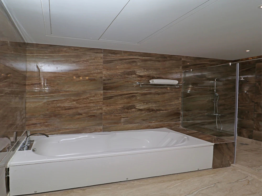C Pearls Hotel & Banque by OYO Rooms