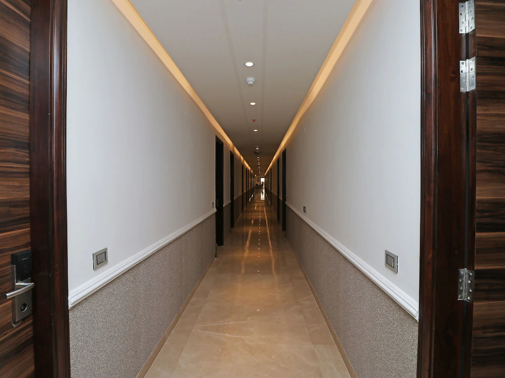 C Pearls Hotel & Banque by OYO Rooms