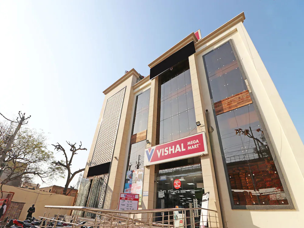 C Pearls Hotel & Banque by OYO Rooms