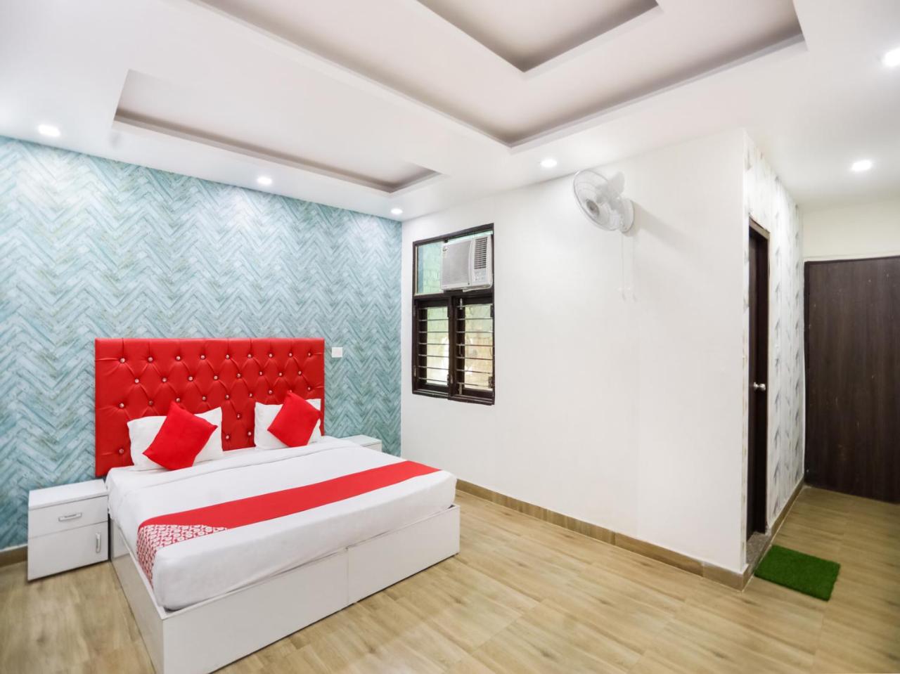 Crystal Palace by OYO Rooms