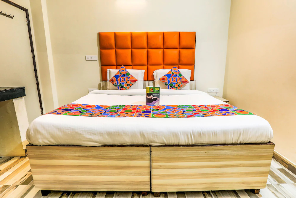 Hotel Clink Residency by OYO Rooms