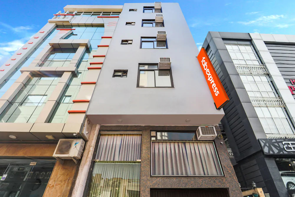 Hotel Clink Residency by OYO Rooms