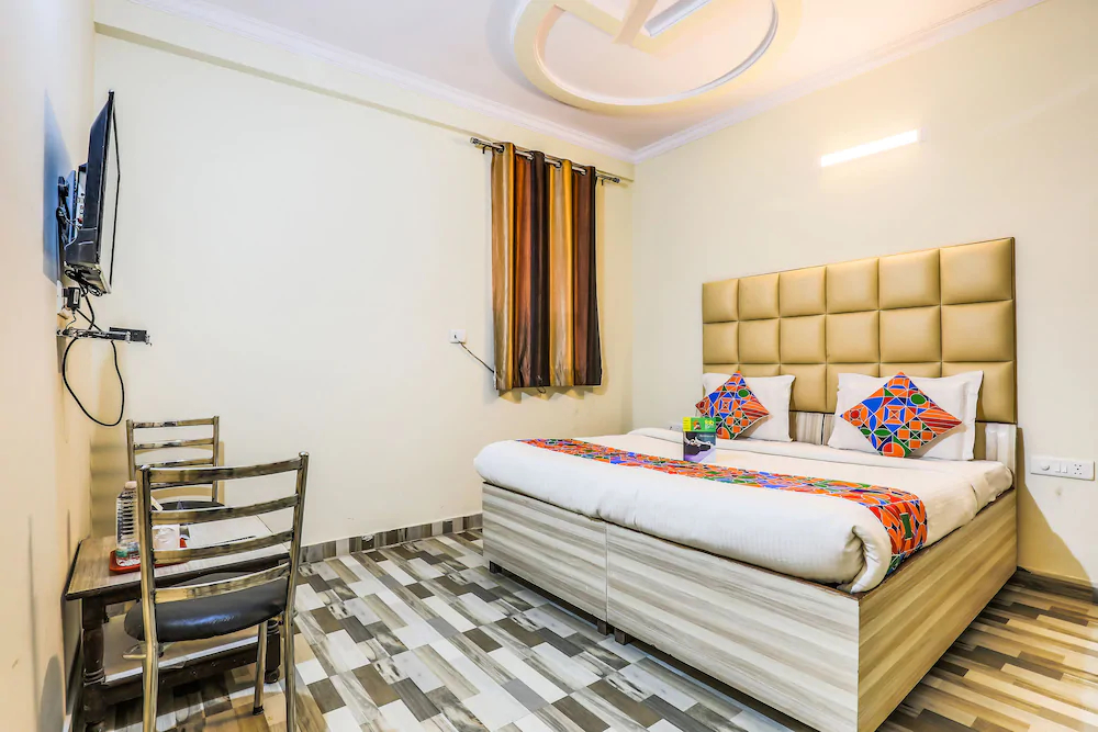 Hotel Clink Residency by OYO Rooms