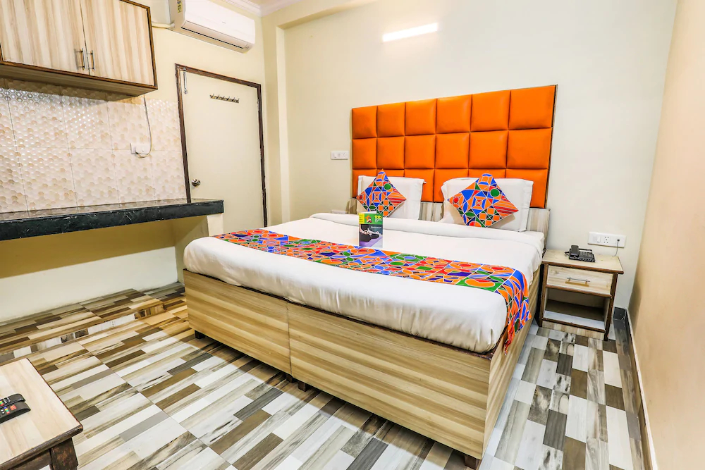 Hotel Clink Residency by OYO Rooms