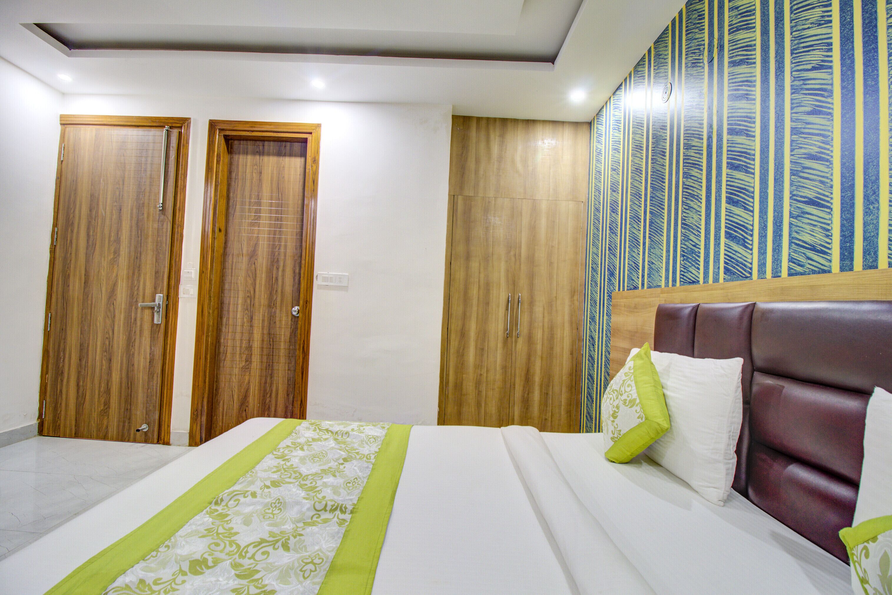 Fabexpress Gross inn Suites