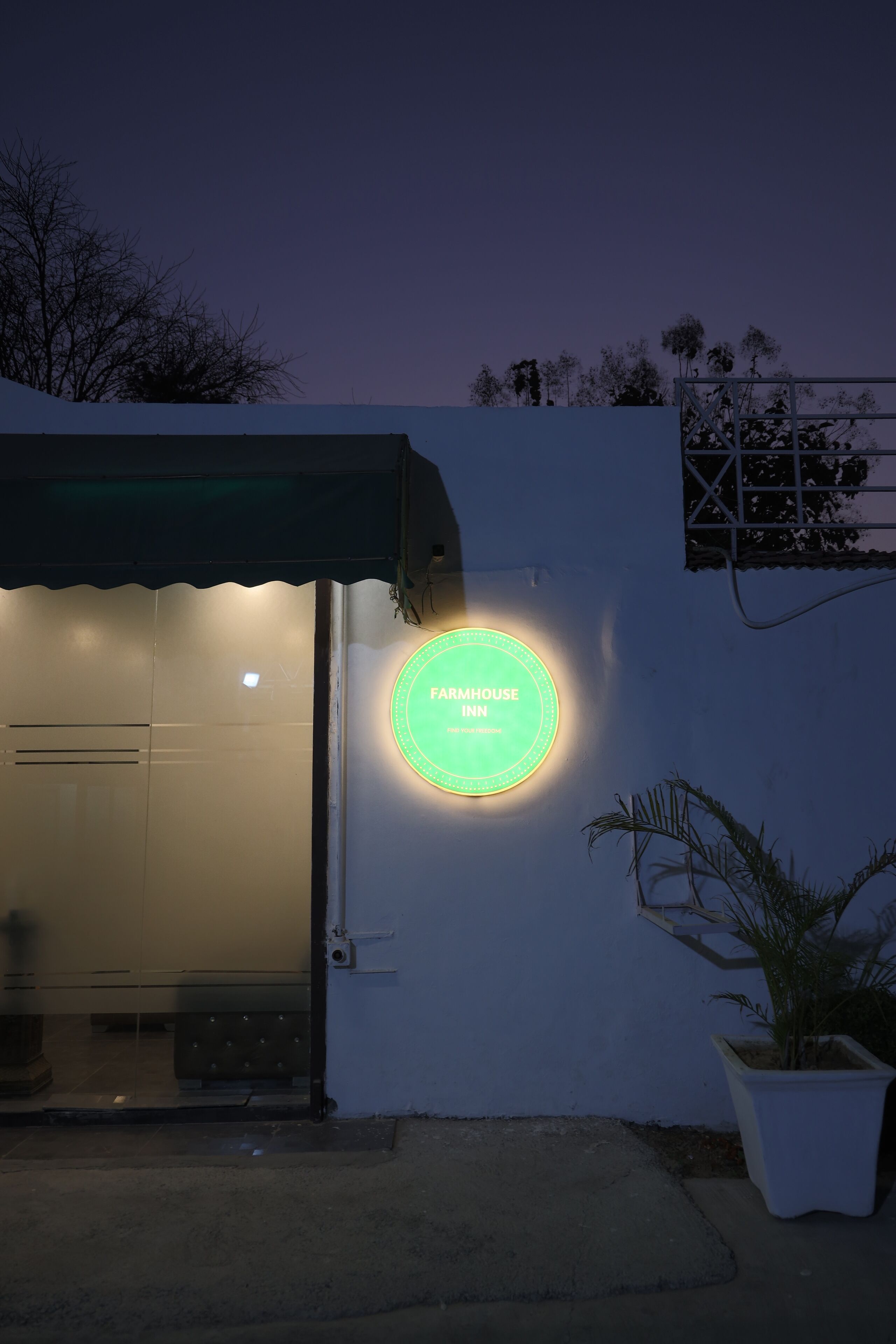 Farmhouse Inn