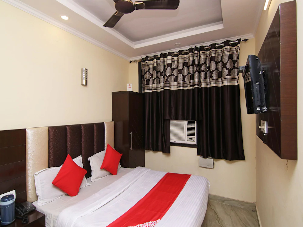 Gaurav Guest House by OYO