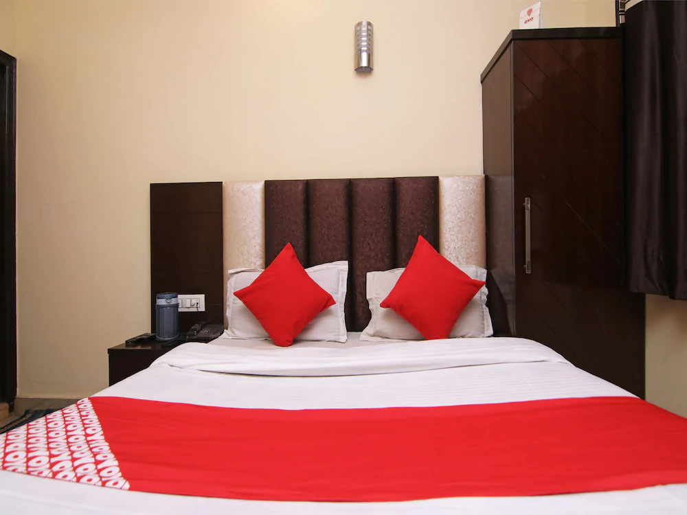 Gaurav Guest House by OYO