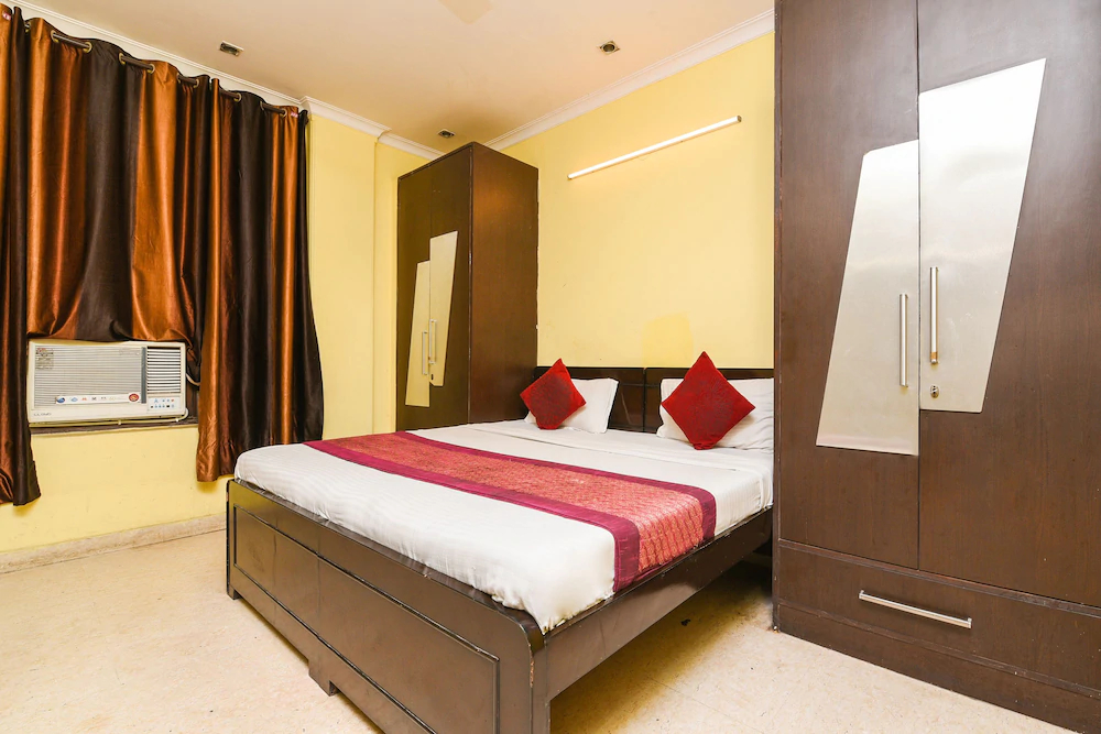 Golden Park By OYO Rooms