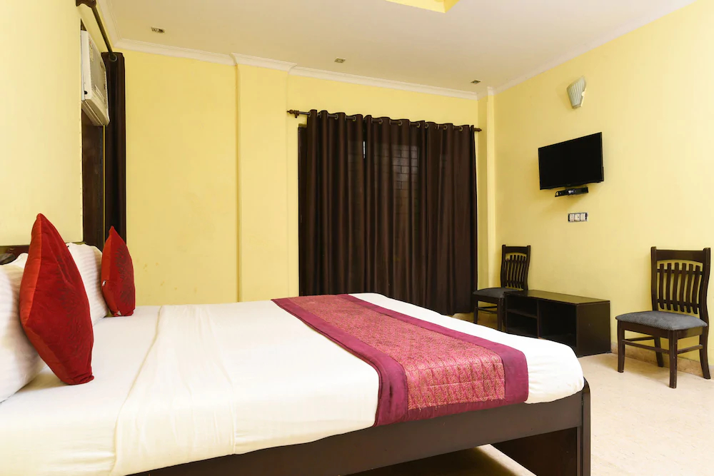 Golden Park By OYO Rooms